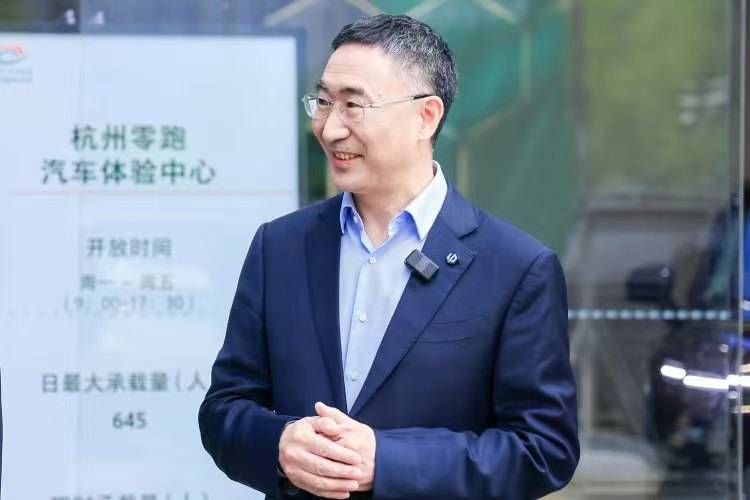 对话宇树技术：机器人“烧脑”又烧钱，竟还有比这两样更缺的